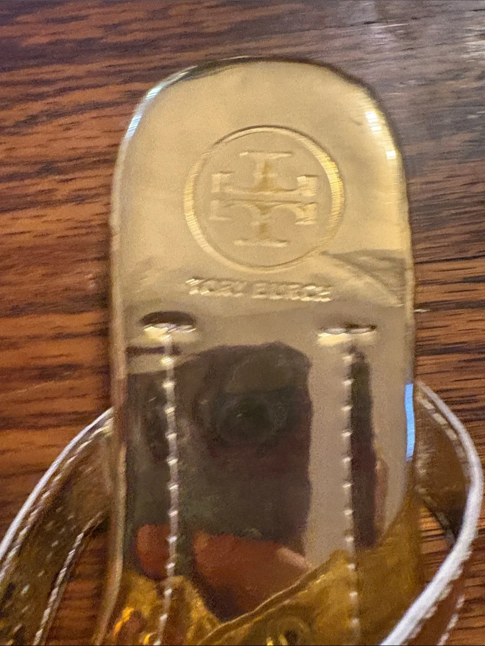 🎉Like New! Tory Burch Gold Patent Logo Thong Sandals